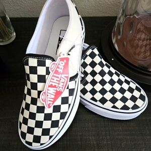 NWT Vans Women's 6.5 Checked Slip-ons
